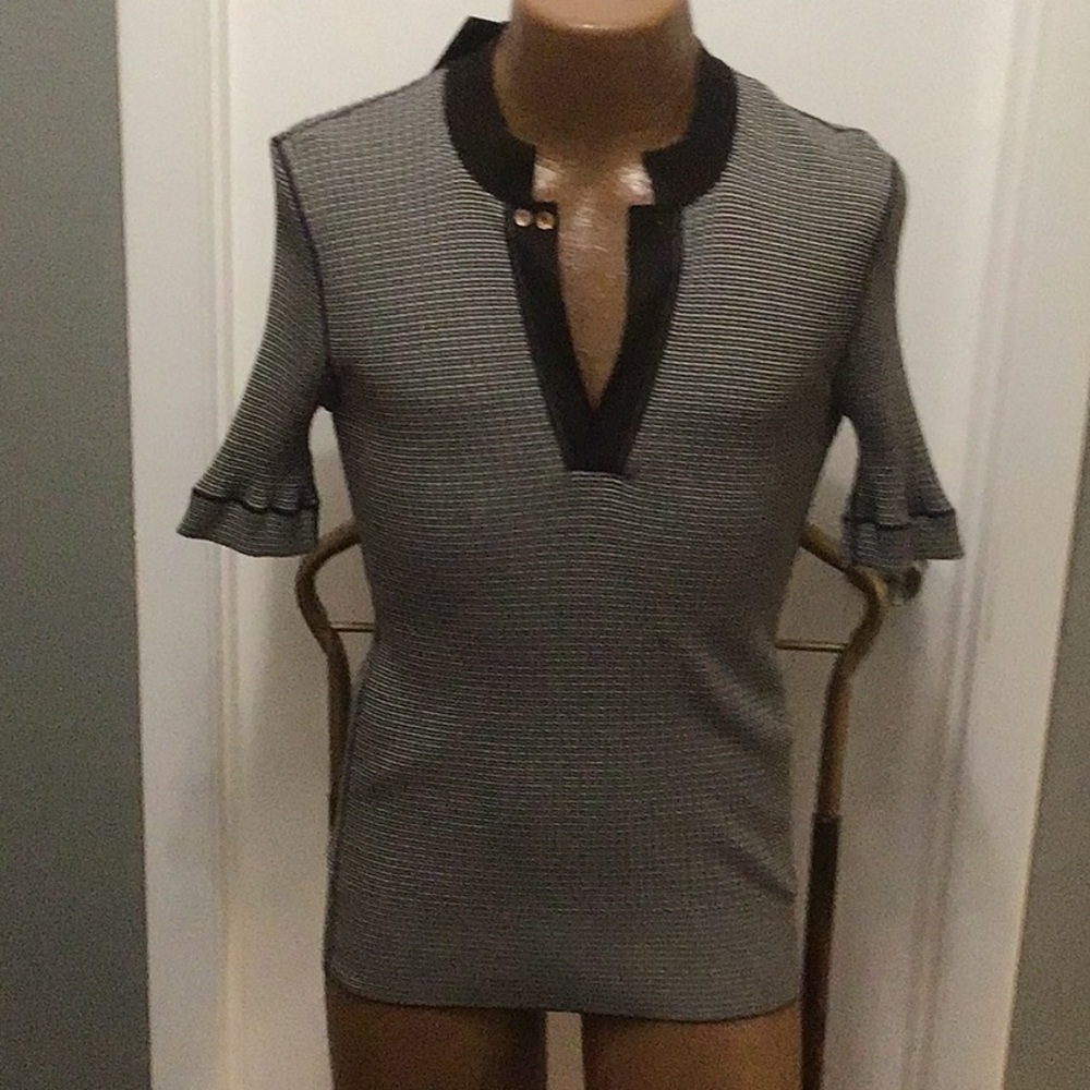 NWT Dolce&Gabbana mens size 50 fits US M/L V-neck shirt